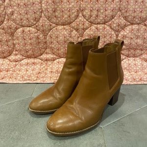 Madewell: Laura Chelsea Boot